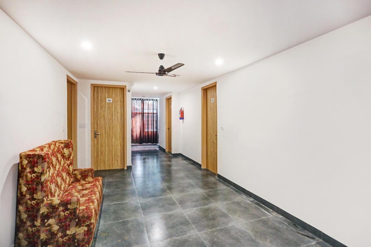 Oyo 81641 Collection O Hotel A1 Residency New Delhi Exteriör bild