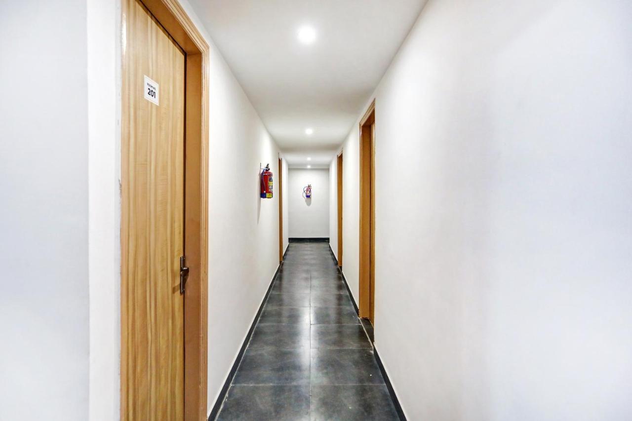 Oyo 81641 Collection O Hotel A1 Residency New Delhi Exteriör bild