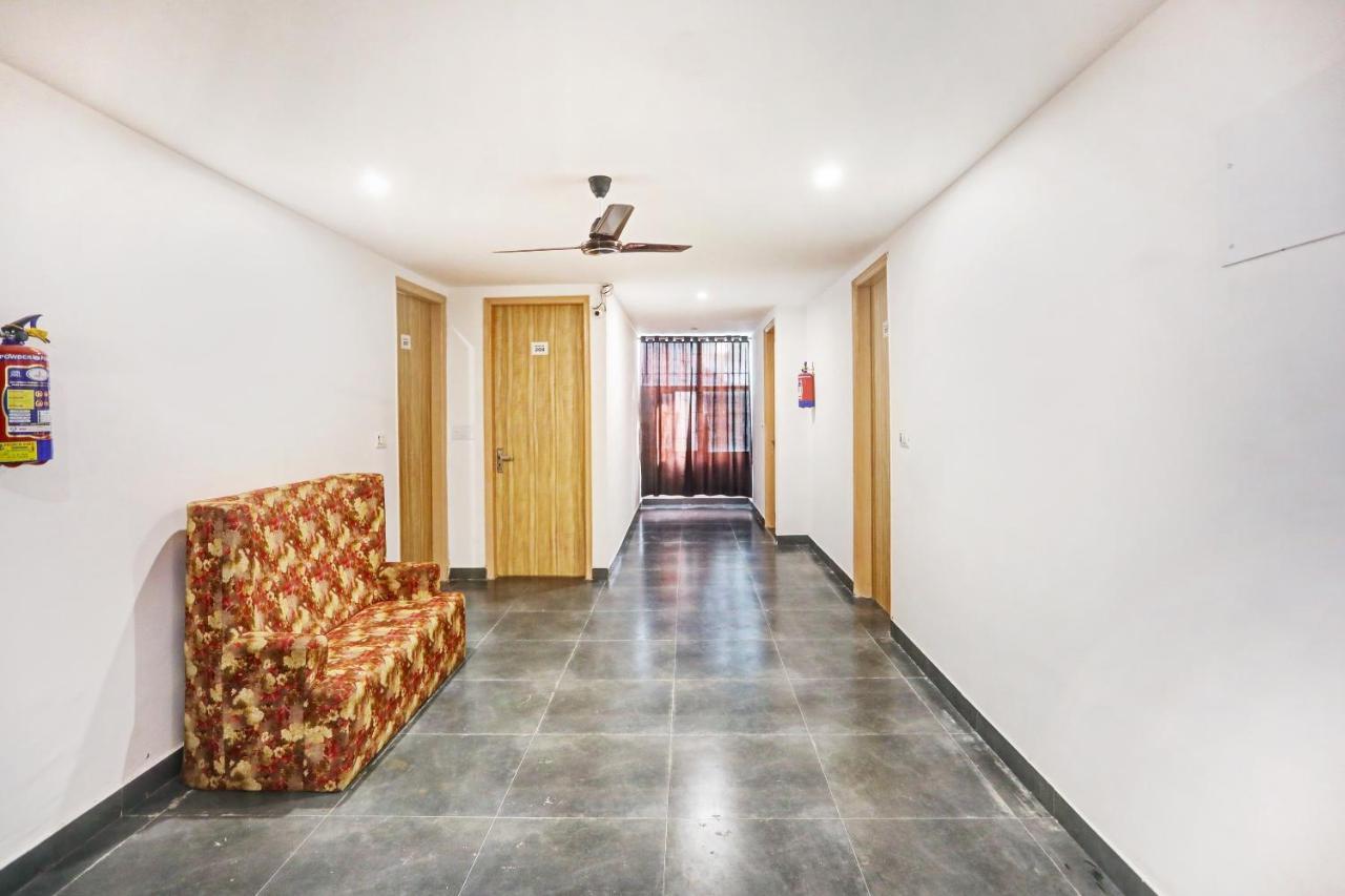 Oyo 81641 Collection O Hotel A1 Residency New Delhi Exteriör bild