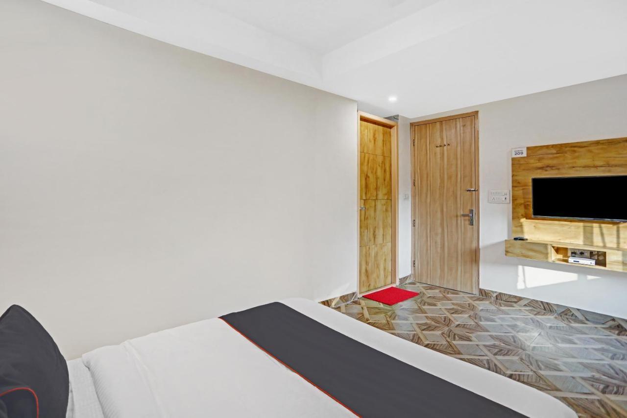 Oyo 81641 Collection O Hotel A1 Residency New Delhi Exteriör bild