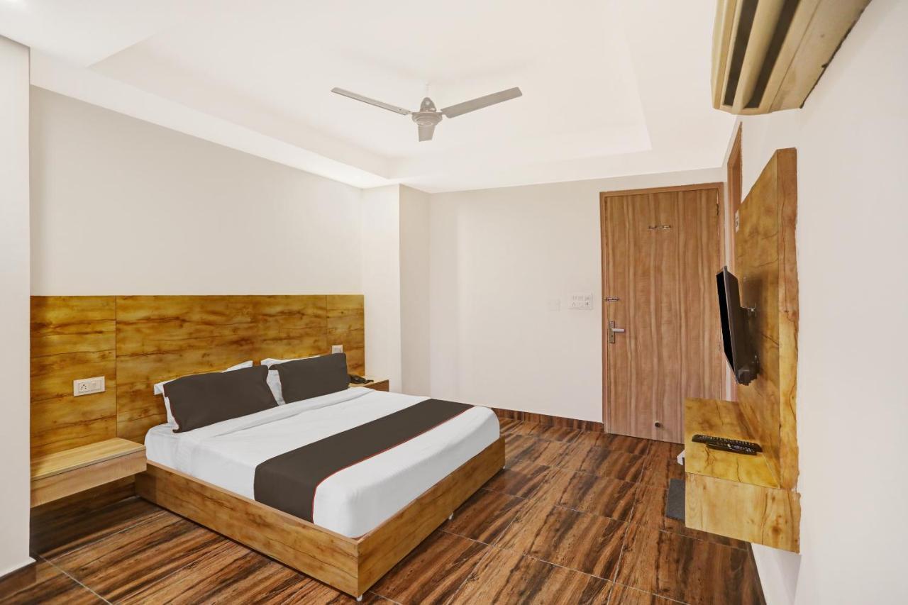 Oyo 81641 Collection O Hotel A1 Residency New Delhi Exteriör bild